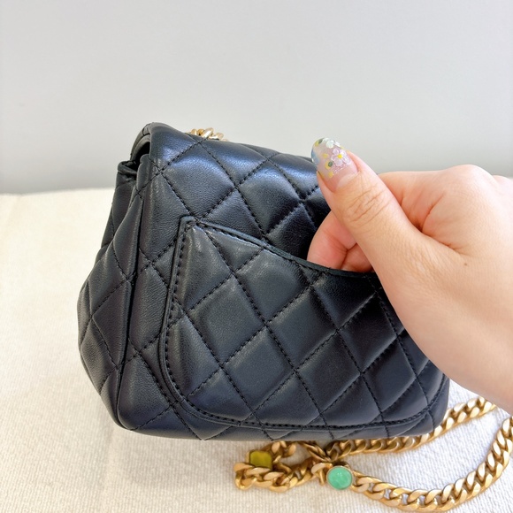 90% NEW CHANEL BLACK LAMB LEATHER SQUARE BAG - Picture 6 of 13